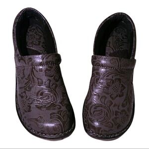 BOC The Peggy Clog Leather Tooled Floral Slip Resistant Comfort Mule US 6